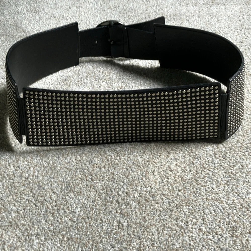Woman’s Claudio Orciani studded leather belt silver toned edgy punk textured